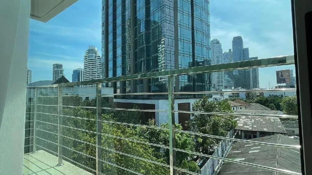 Vivi Avenue Thonglor Lägenhet Bangkok Exteriör bild